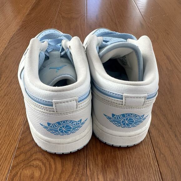 Nike Air Jordan 1 Ice Blue UNC DV1299-104 Women’s Size 6.5 - Picture 4 of 9